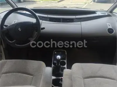Usado Renault Espace Expression 120 CV (88 kW) 2005 Beige Monovolumen