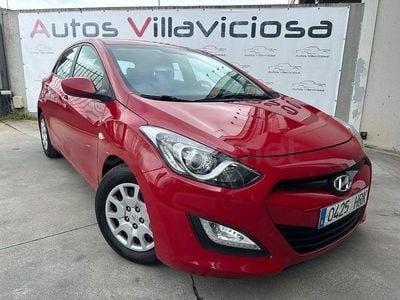 Usado Hyundai i30 110 CV (80 kW) 2013 Rojo Berlina