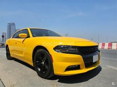 Amarillo Usado 2024 Dodge Charger Berlina | 24.990 €