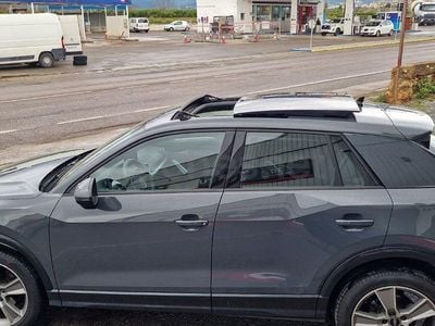 Usado Audi Q2 Design 116 CV (85 kW) 2019 Gris / plata SUV