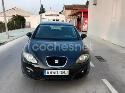 Usado Seat Leon Ecomotive 105 CV (77 kW) 2009 Negro Utilitario