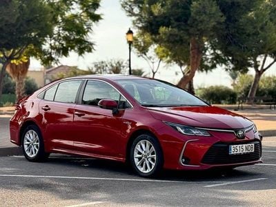 Usado Toyota Corolla Active 122 CV (89 kW) 2020 Rojo Berlina