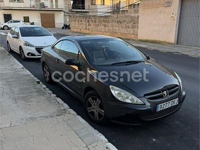 Usado Peugeot 307 CC 110 CV (80 kW) 2005 Negro Descapotable