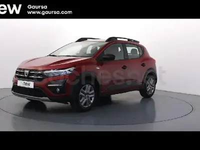 Usado Dacia Sandero Essentiel 101 CV (74 kW) 2021 Rojo Berlina