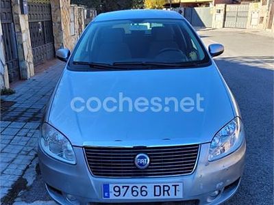 Gris / plata Usado 2005 Fiat Croma Dynamic Familiar | 2850 €
