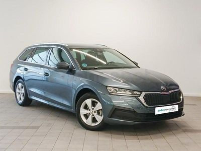 Gris / plata Usado 2022 Skoda Octavia Ambition Familiar | 21.600 € (Un poco caro)