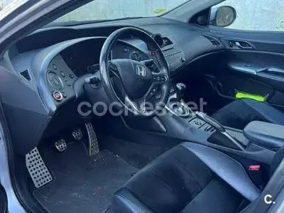 Usado Honda Civic Executive 140 CV (102 kW) 2011 Gris / plata Berlina