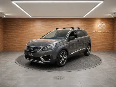 Usado Peugeot 5008 Allure 130 CV (95 kW) 2019 Gris / plata SUV
