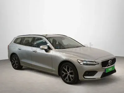 Usado Volvo V60 Core 197 CV (144 kW) 2023 Gris / plata Familiar