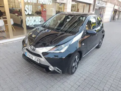 Używany Toyota Aygo X-cite 69 KM (50 kW) 2015 Czarny Hatchback
