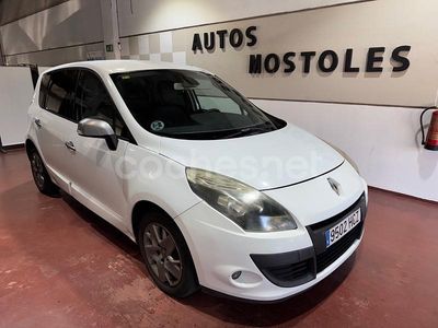 Usado Renault Scénic III 95 CV (69 kW) 2011 Blanco Monovolumen