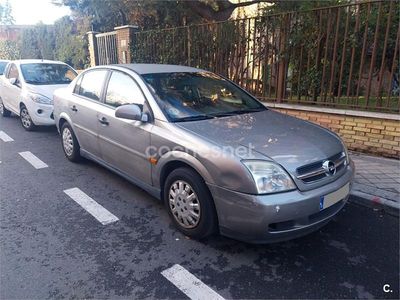 Gris / plata Usado 2002 Opel Vectra Comfort Berlina | 1000 €