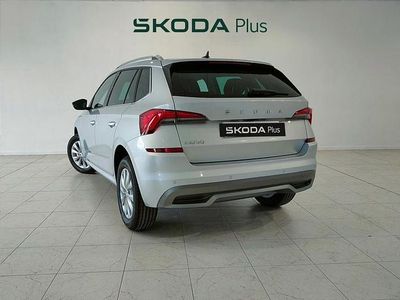 Usado Skoda Kamiq Selection 115 CV (84 kW) 2024 Gris plata SUV