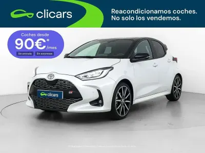 Usado Toyota Yaris Hybrid Sport 92 CV (67 kW) 2025 Blanco Berlina