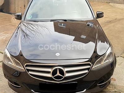 Usado Mercedes E200 Elegance 184 CV (135 kW) 2014 Negro Familiar