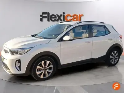 Usado Kia Stonic 84 CV (61 kW) 2023 Blanco SUV