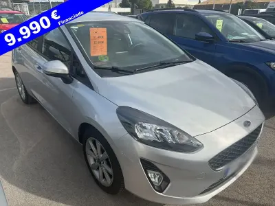 Usado Ford Fiesta Trend 75 CV (55 kW) 2021 Gris Utilitario