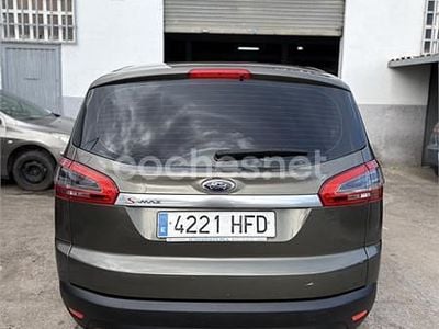 Usado Ford S-MAX Trend 140 CV (102 kW) 2011 Marrón Monovolumen