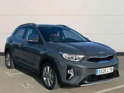 Begagnad Kia Stonic Plus 101 HK (74 kW) 2022 Grå SUV