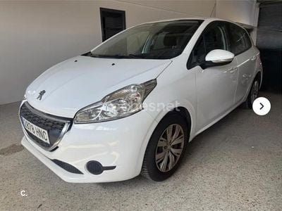Blanco Usado 2012 Peugeot 208 Allure Utilitario | 5500 € (Precio justo)