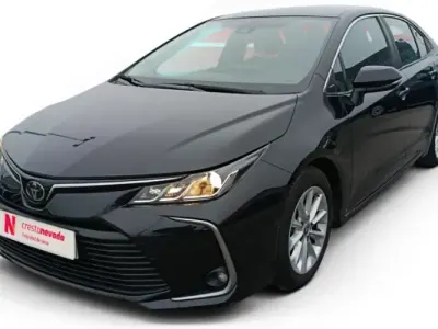 Usado Toyota Corolla Advance 125 CV (91 kW) 2023 Negro Berlina