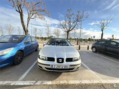 Usado Seat Toledo Stella 100 CV (73 kW) 2000 Gris / plata Berlina