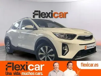 Usado Kia Stonic 100 CV (73 kW) 2021 Blanco SUV