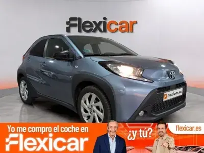 Usado Toyota Aygo 72 CV (52 kW) 2024 Azul