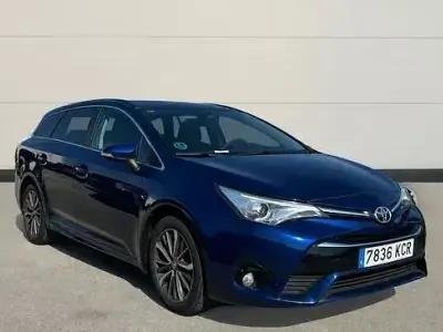 Usado Toyota Avensis Advance 143 CV (105 kW) 2017 Azul Familiar