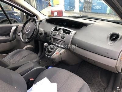 Gris / plata Usado 2007 Renault Grand Scénic II Dynamique Monovolumen | 3590 € (Precio justo)