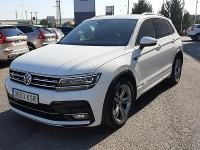Usado VW Tiguan Sportline 150 CV (110 kW) 2018 Blanco SUV