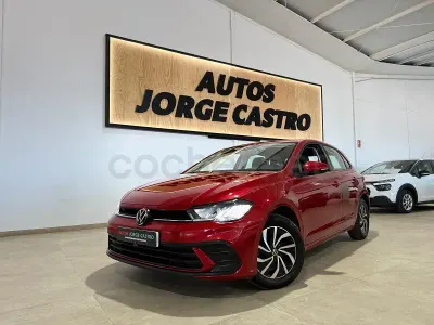 Usado VW Polo Life 95 CV (69 kW) 2023 Granate Utilitario