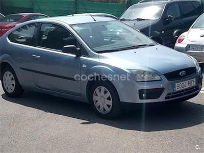Usado Ford Focus Trend 100 CV (73 kW) 2006 Azul Berlina