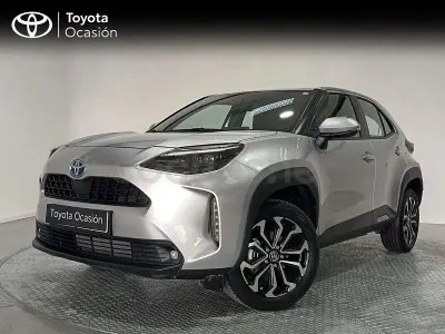 Usado Toyota Yaris Cross Active 116 CV (85 kW) 2024 Gris / plata SUV