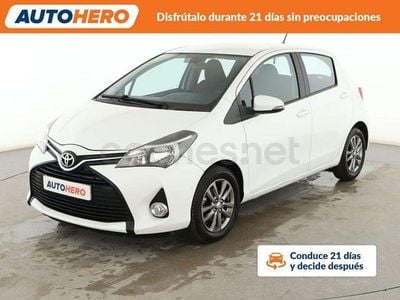 Blanco Usado 2015 Toyota Yaris City Utilitario | 10.699 € (Precio justo)