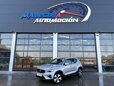Gris / plata Usado 2023 Volvo XC40 Core SUV | 27.990 € (Precio justo)