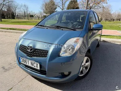 Begagnad Toyota Yaris Sol 87 HK (63 kW) 2006 Blå Sedan