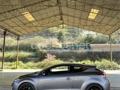 Usado Renault Mégane III 250 CV (183 kW) 2010 Gris / plata Berlina
