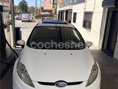 Usado Ford Fiesta Sport 100 CV (73 kW) 2008 Blanco Utilitario