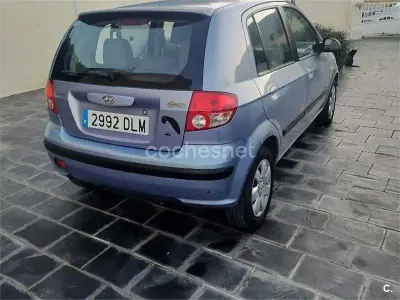 Usado Hyundai Getz GLS 82 CV (60 kW) 2005 Gris / plata Utilitario