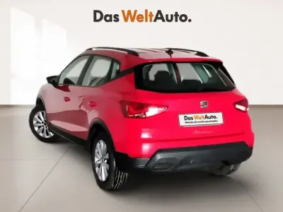 Usado Seat Arona Reference 95 CV (69 kW) 2022 Rojo SUV