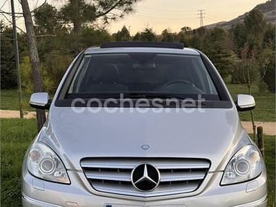 Usado Mercedes B200 140 CV (102 kW) 2008 Gris / plata Monovolumen