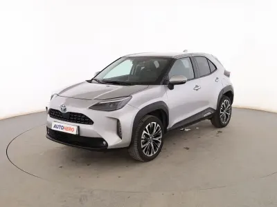 Usado Toyota Yaris Cross Style 131 CV (96 kW) 2023 Plata SUV