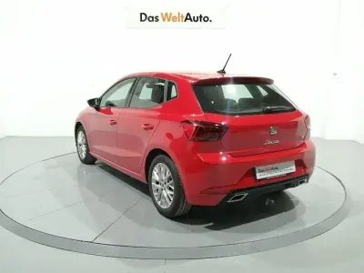 Usado Seat Ibiza FR 115 CV (84 kW) 2024 Rojo Utilitario
