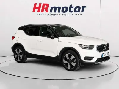 Usado Volvo XC40 Momentum 163 CV (119 kW) 2020 Blanco SUV