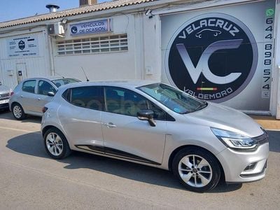Usado Renault Clio IV LIMITED 90 CV (66 kW) 2017 Gris / plata Berlina