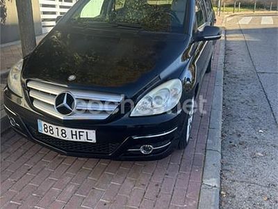 Usado Mercedes B180 109 CV (80 kW) 2011 Negro Monovolumen