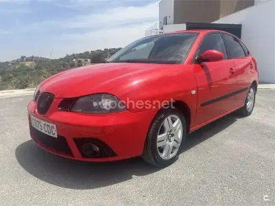 Usado Seat Ibiza Stella 100 CV (73 kW) 2002 Rojo Utilitario