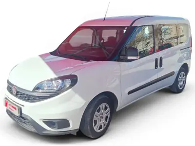 Usado Fiat Doblò 105 CV (77 kW) 2023 Blanco Monovolumen
