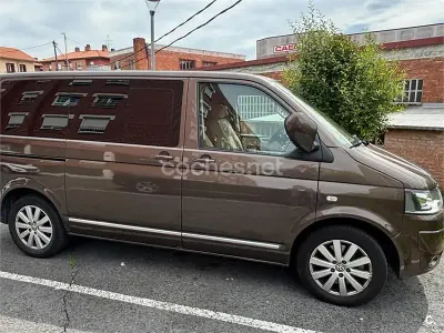 Usado VW Multivan Highline 180 CV (132 kW) 2011 Marrón Monovolumen